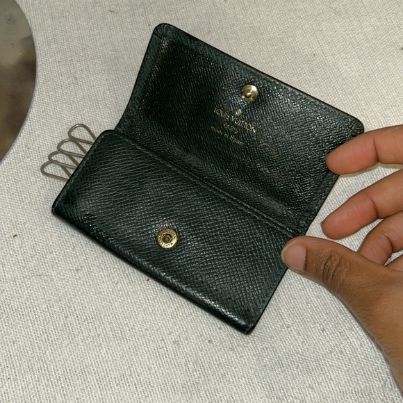 Louis Vuitton key fob holder - Picture 3 of 5